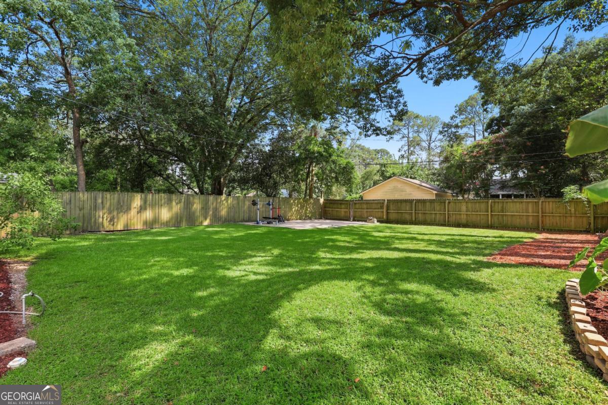 209 E 65th Street Property Photo 39