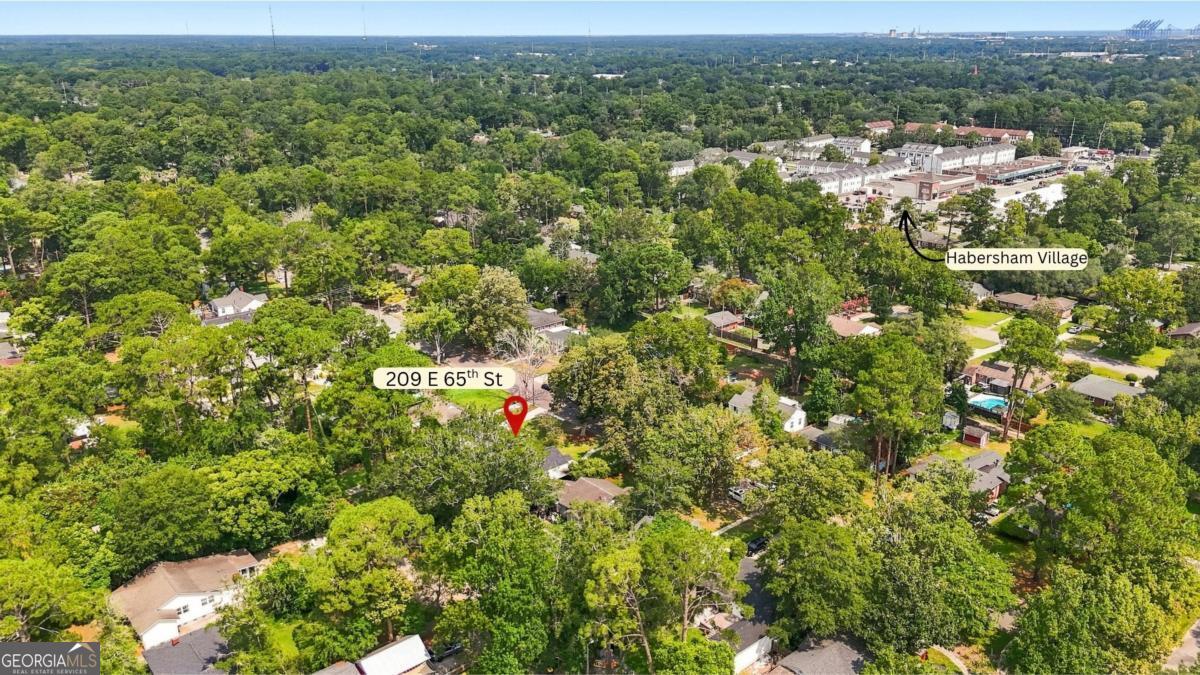209 E 65th Street Property Photo 51