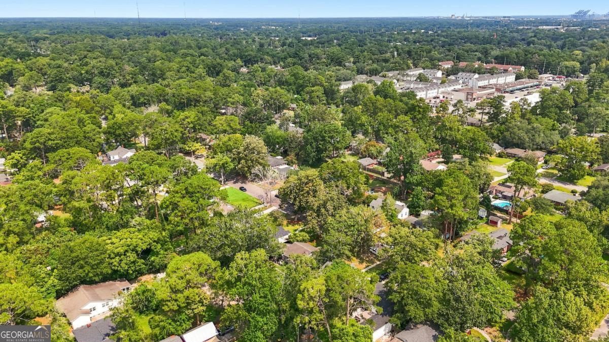 209 E 65th Street Property Photo 52