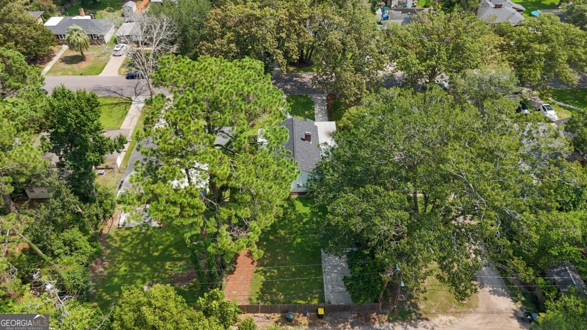 209 E 65th Street Property Photo 53