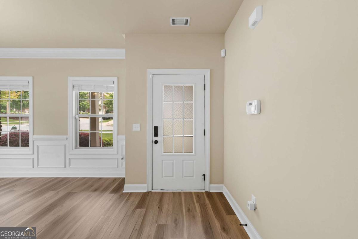 800 Ansbeth Way Property Photo 3