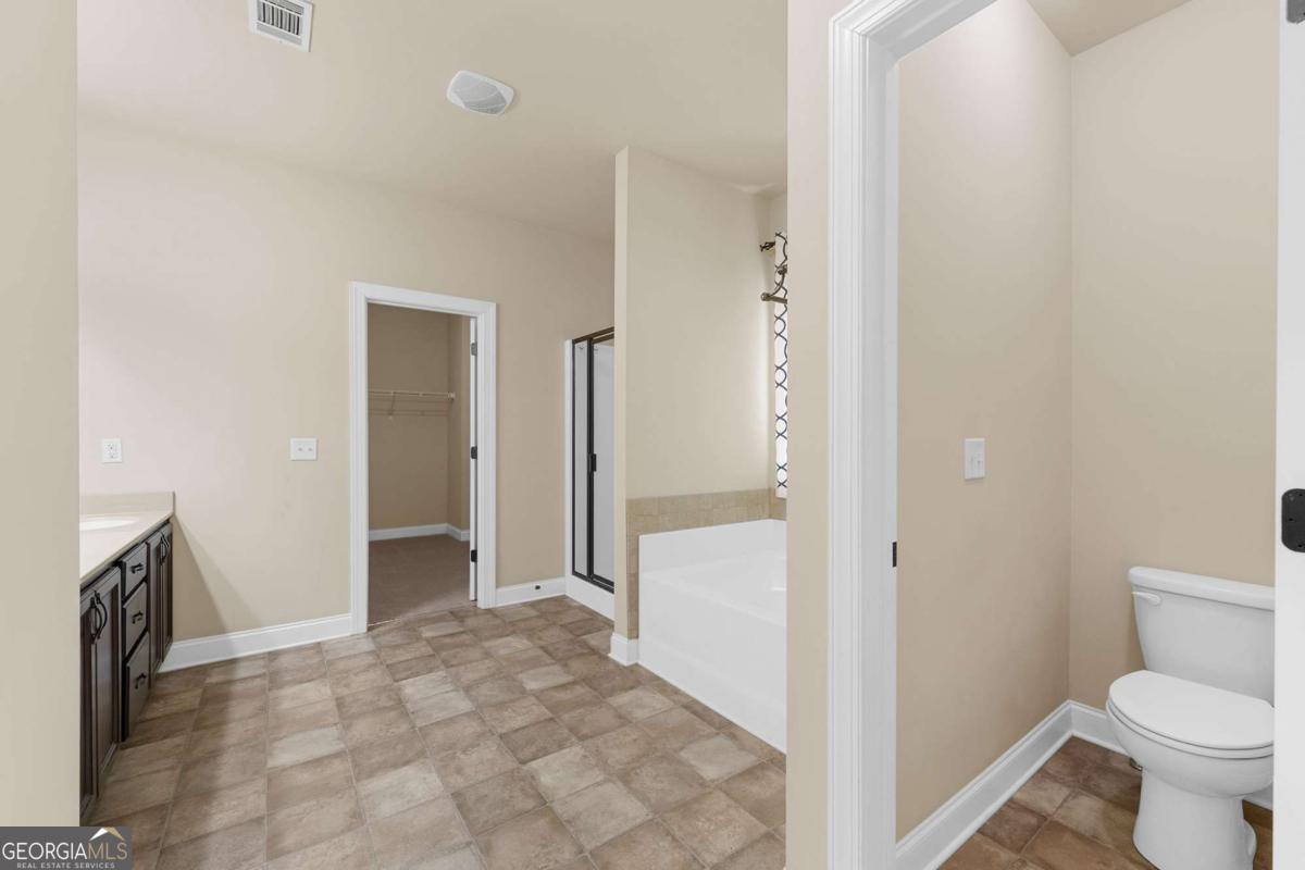 800 Ansbeth Way Property Photo 28