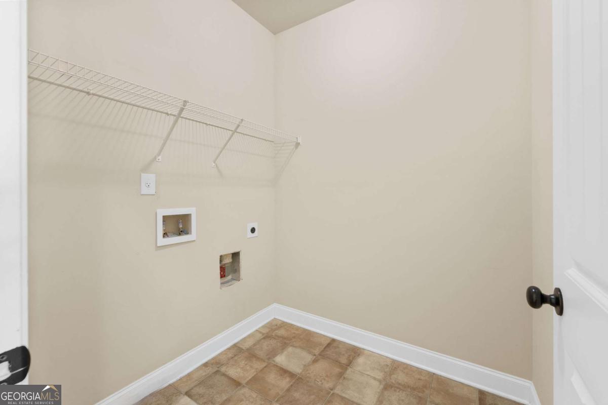 800 Ansbeth Way Property Photo 34