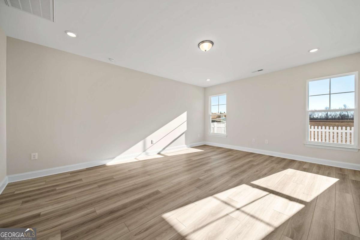101 Cedar Crest Lane Property Photo 28