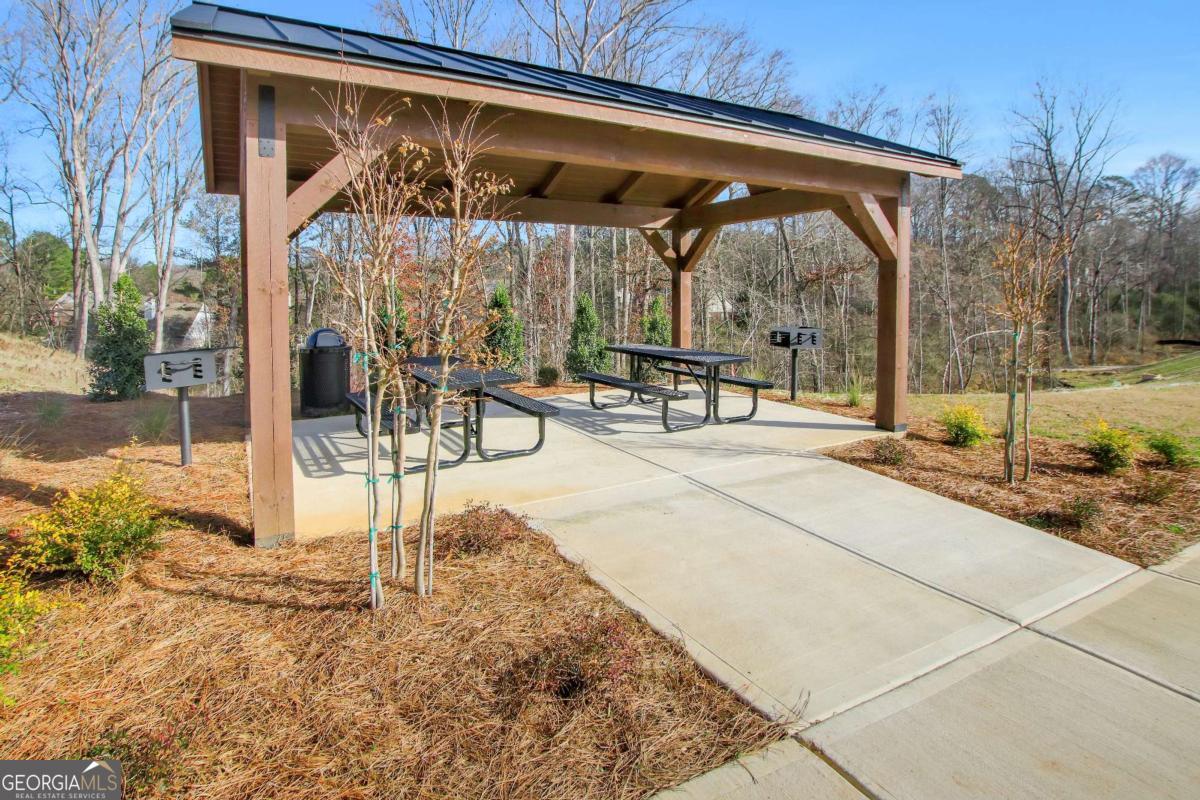 101 Cedar Crest Lane Property Photo 47