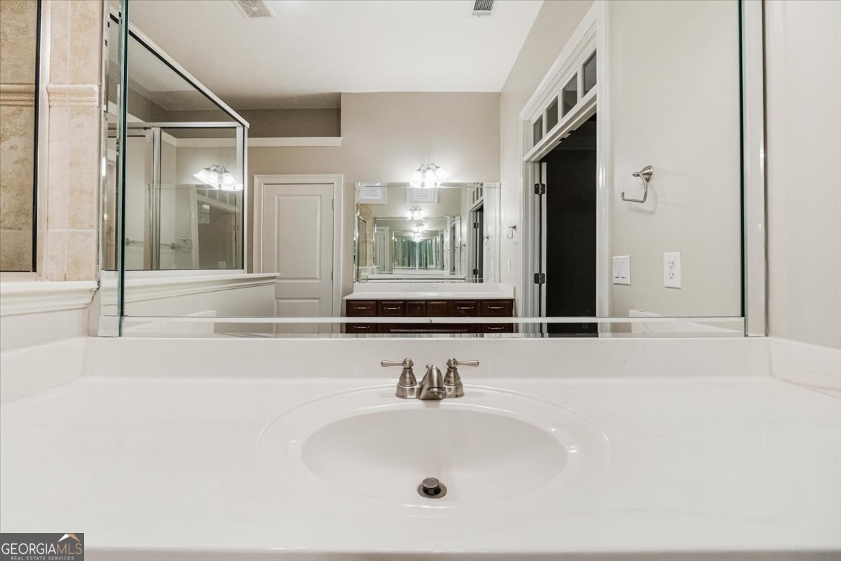 1067 Creekwood Circle Property Photo 18