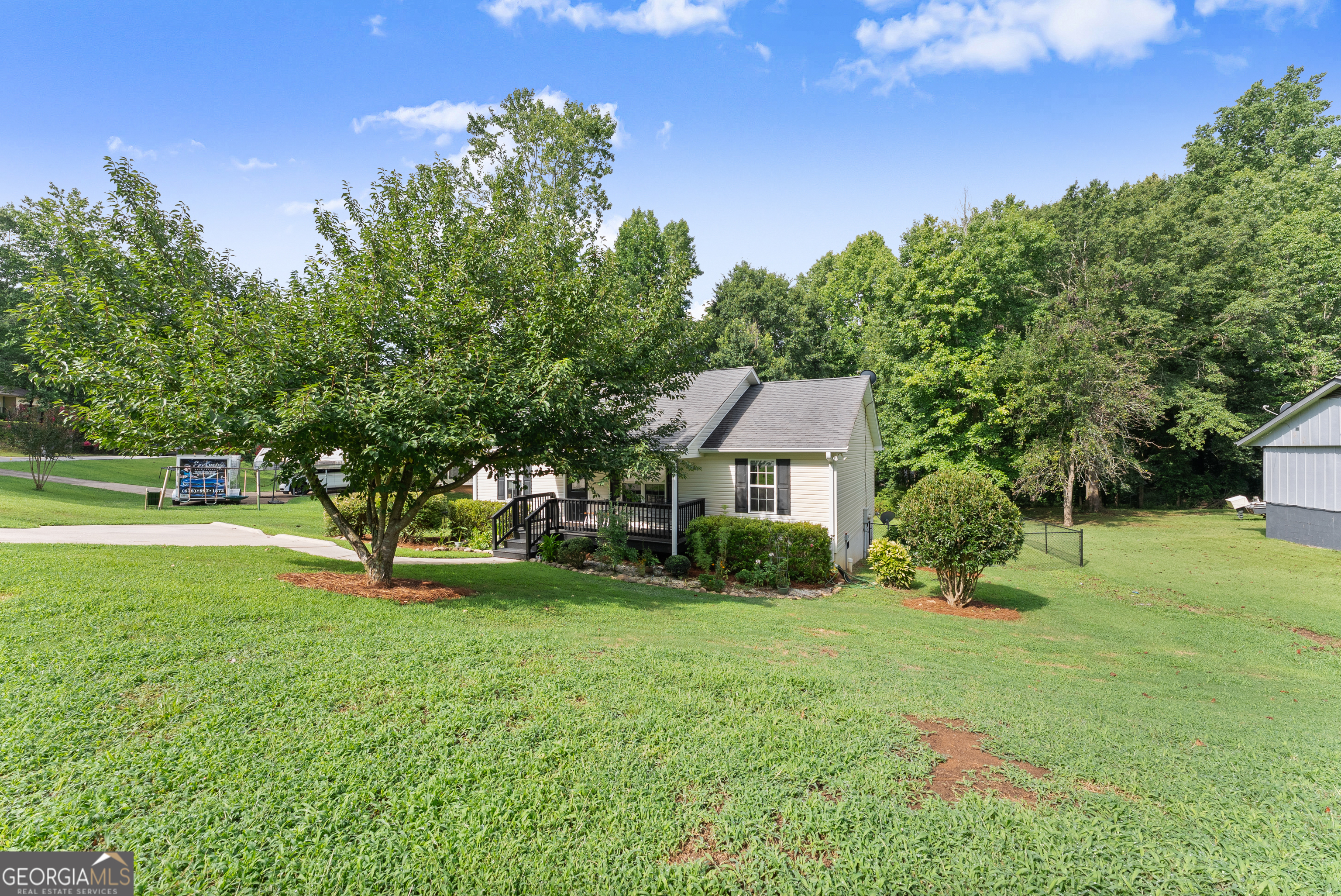 1738 Lanier Springs Drive Nw Property Photo 4