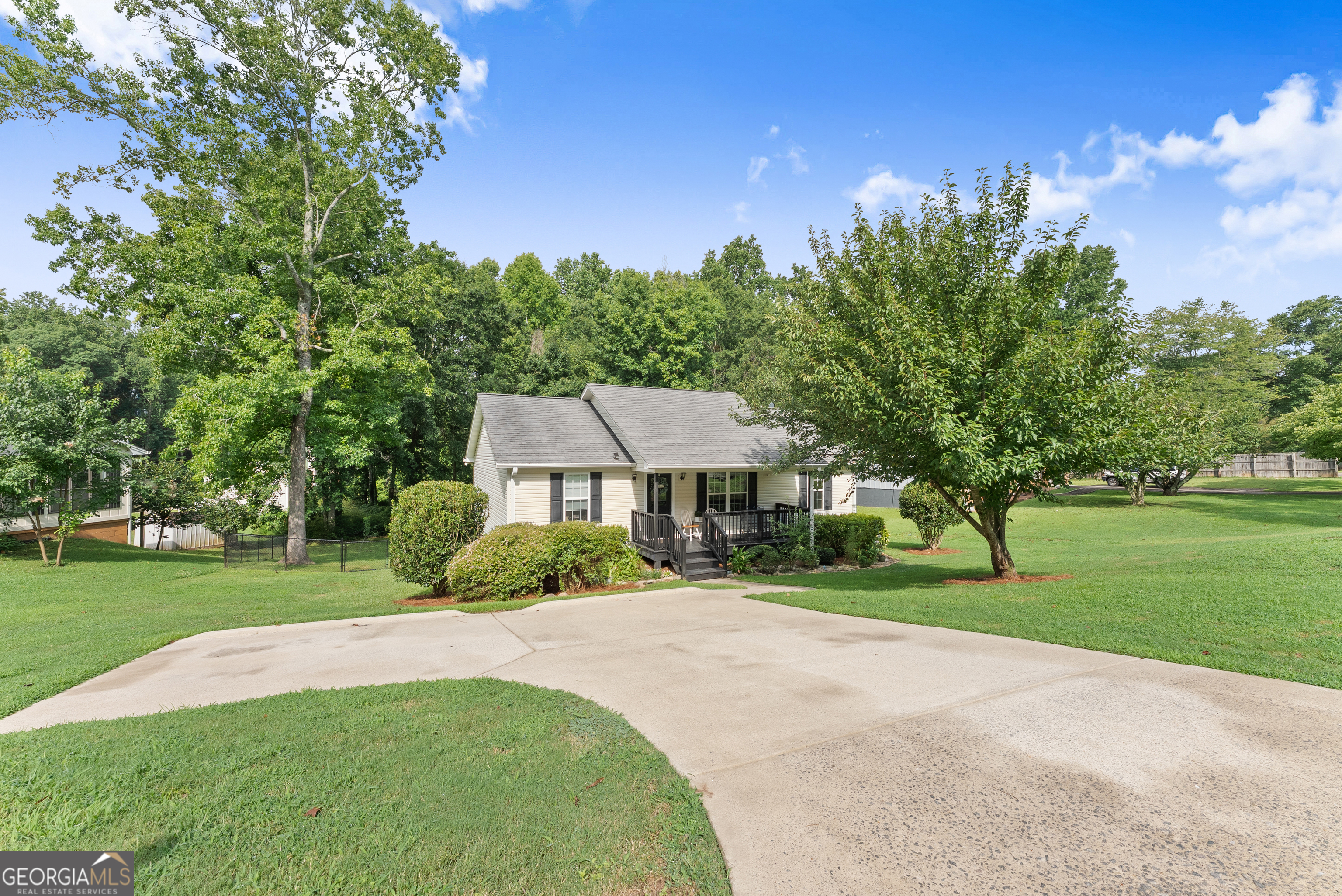 1738 Lanier Springs Drive Nw Property Photo 6