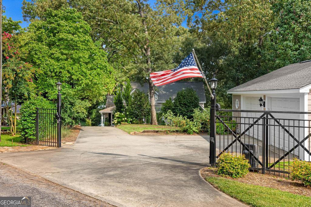 72 Stinson Court Property Photo 4