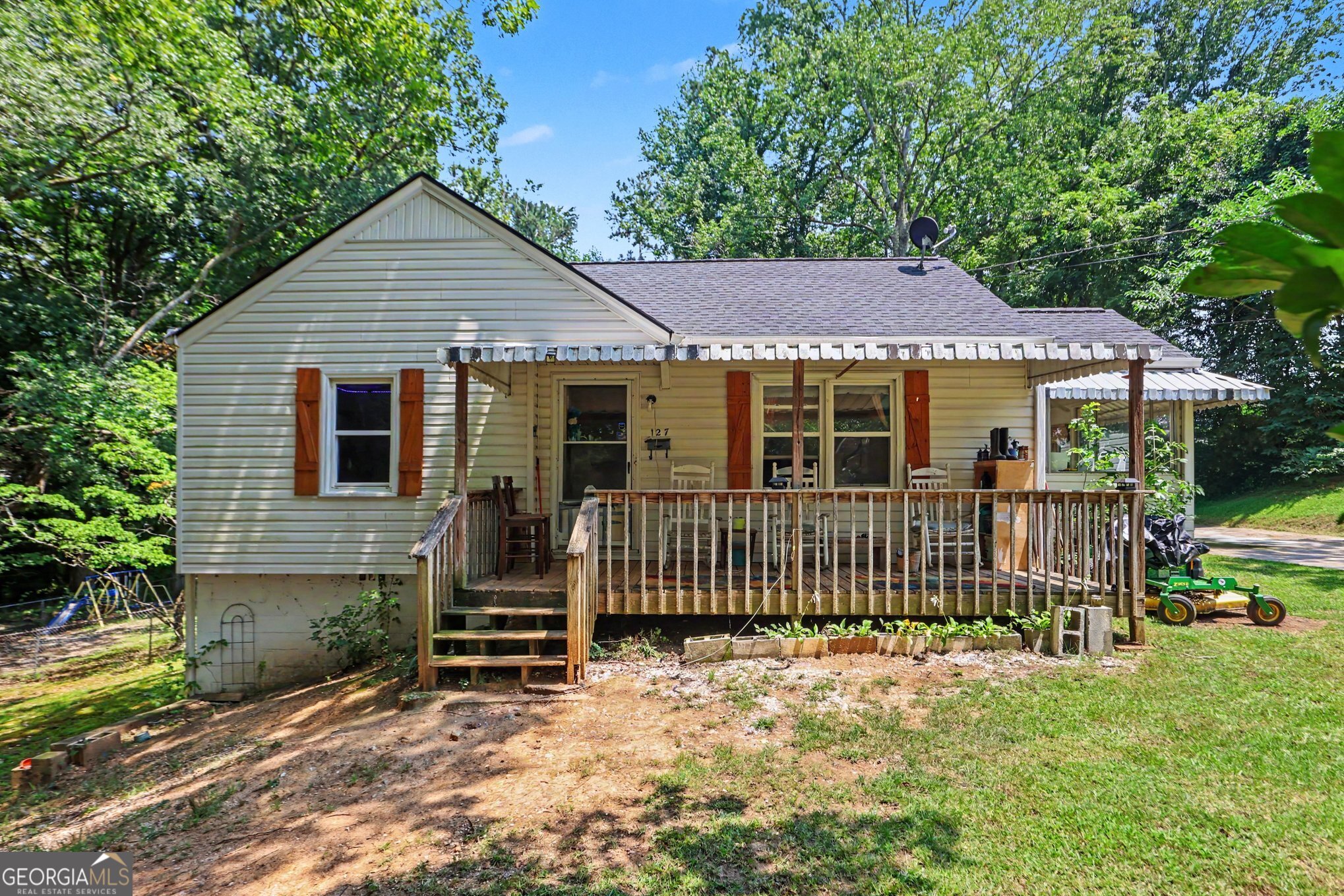 127 White Street Property Photo 1