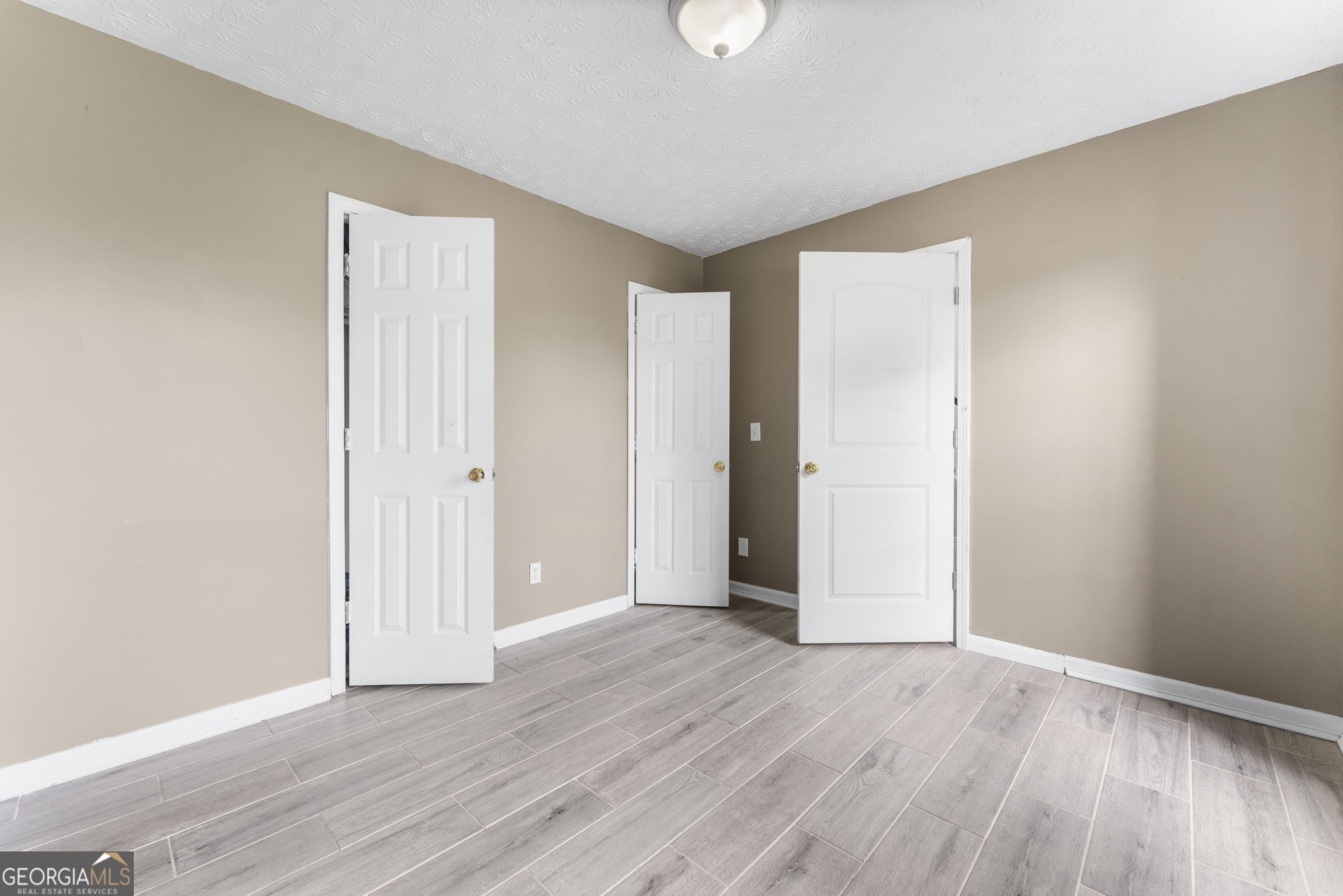 1110 Farley Way Property Photo 13