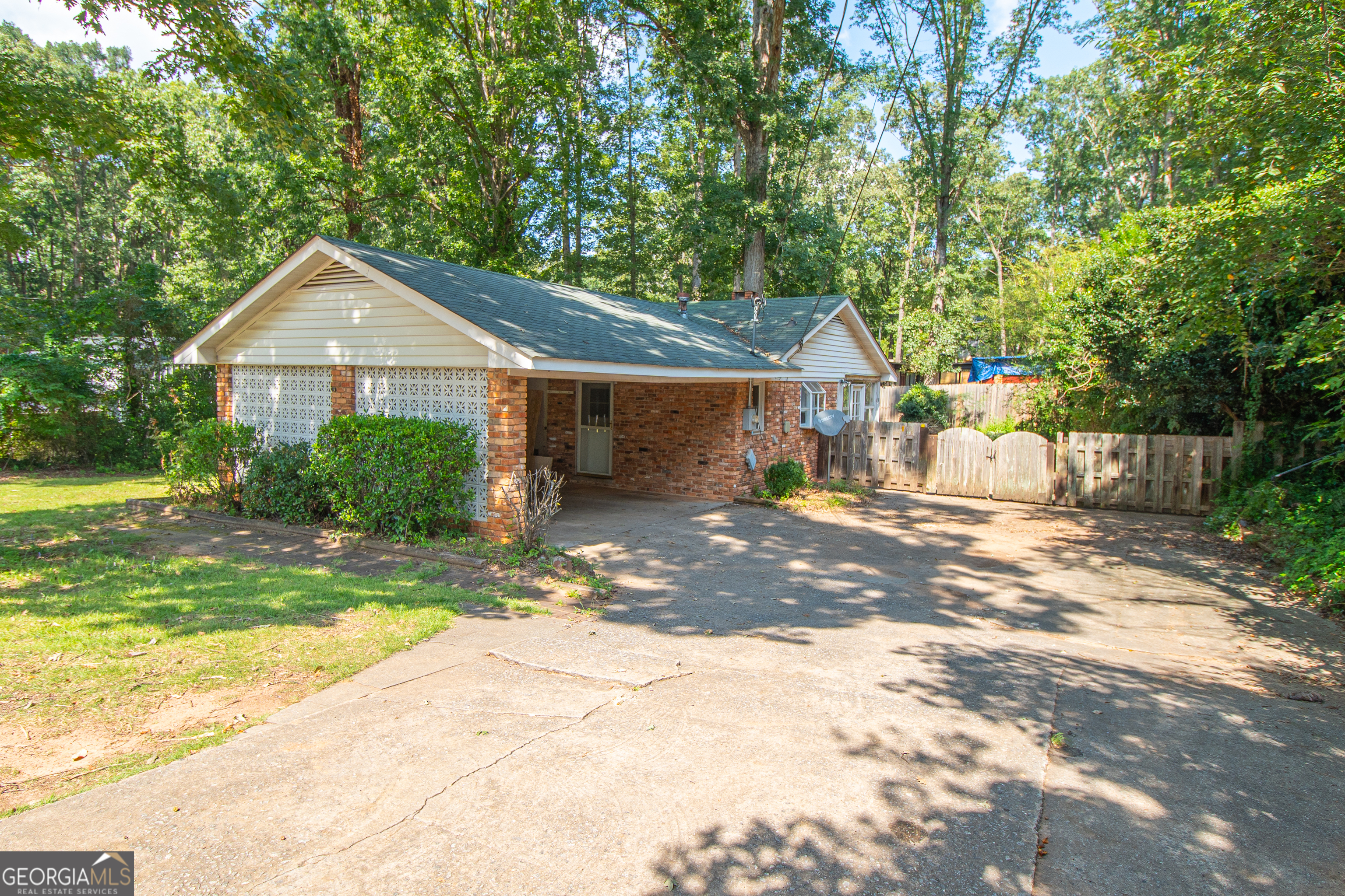 1005 College Station Road Property Photo 2