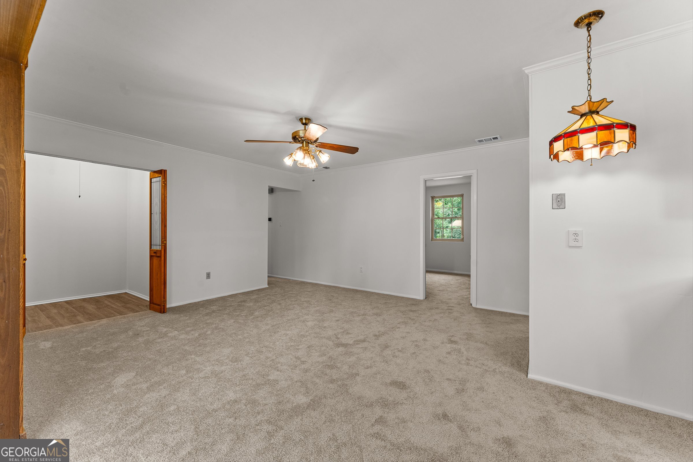 417 Willow Road Property Photo 6