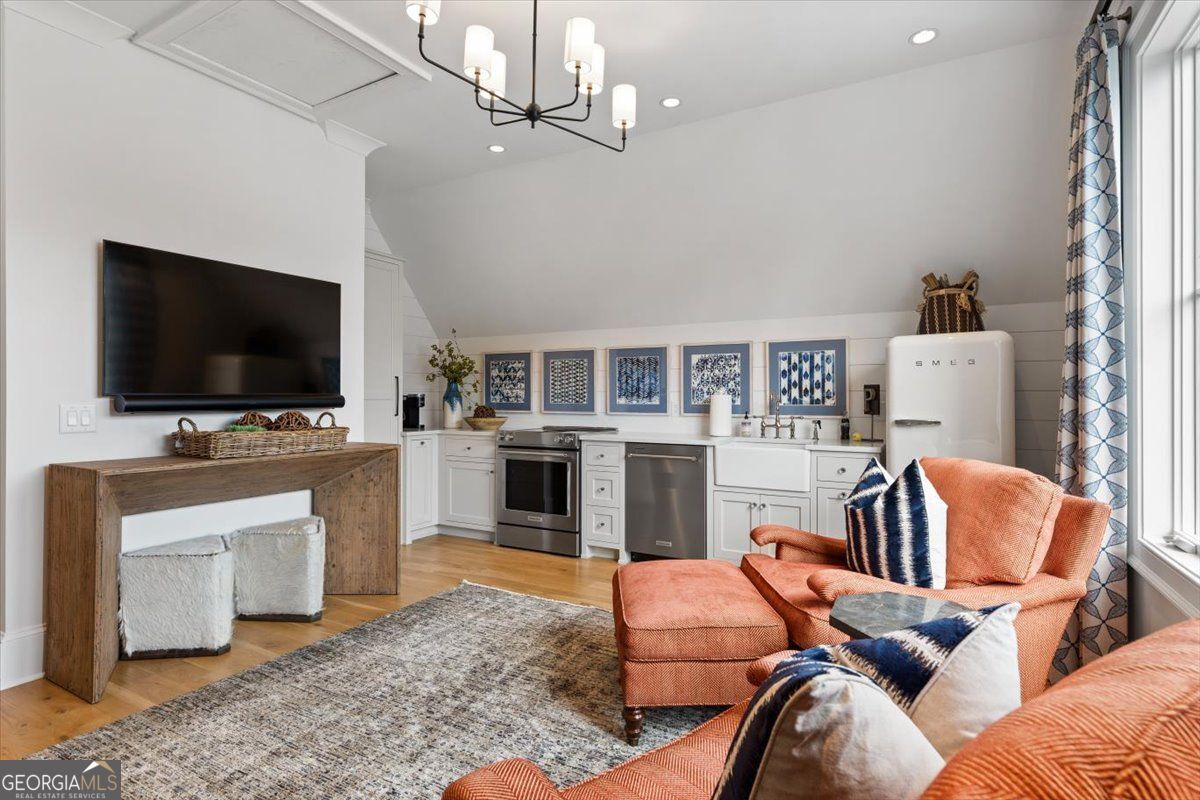 205 Thomas Circle Property Photo 86