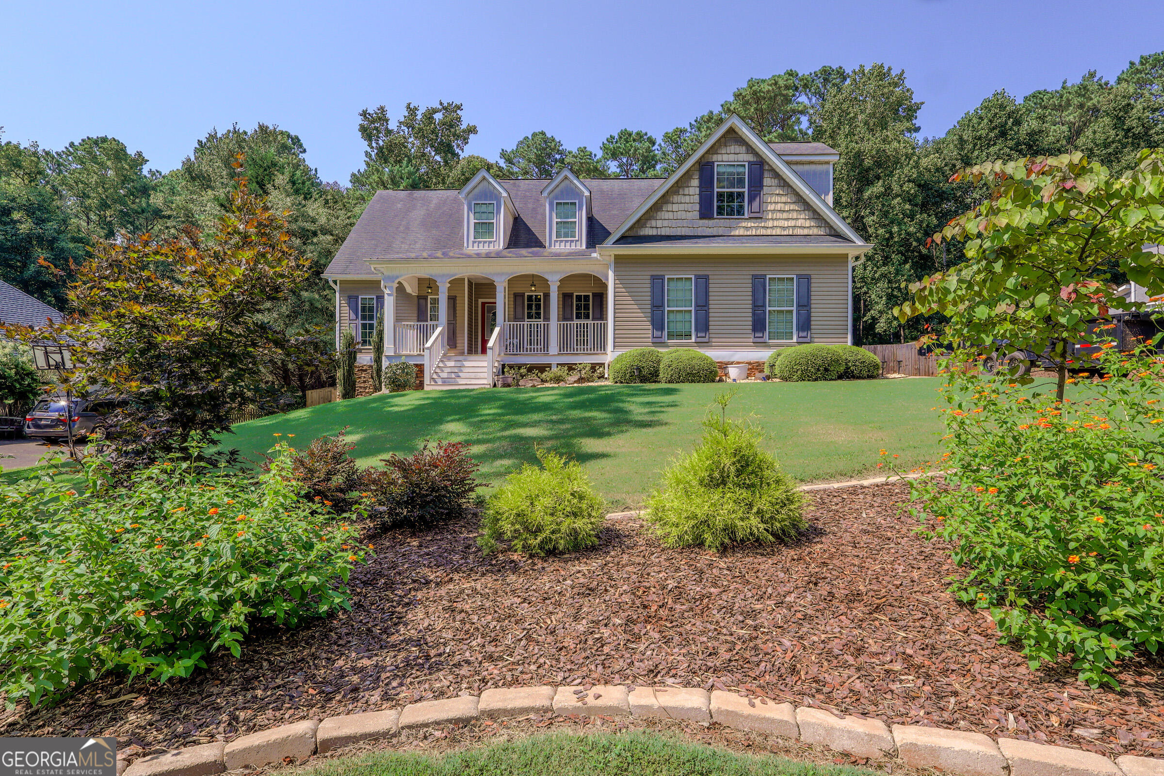 100 Chapman Oak Drive Property Photo 1