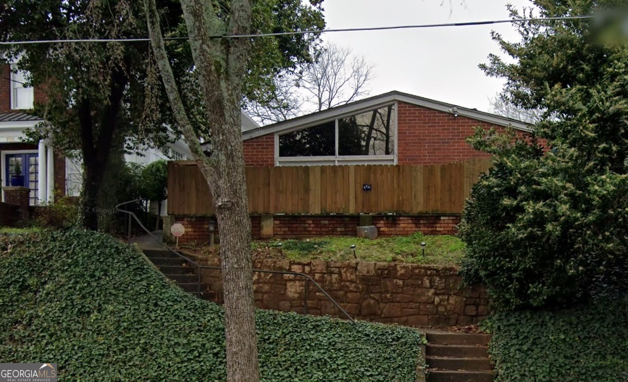 794 Penn Avenue Property Photo 1
