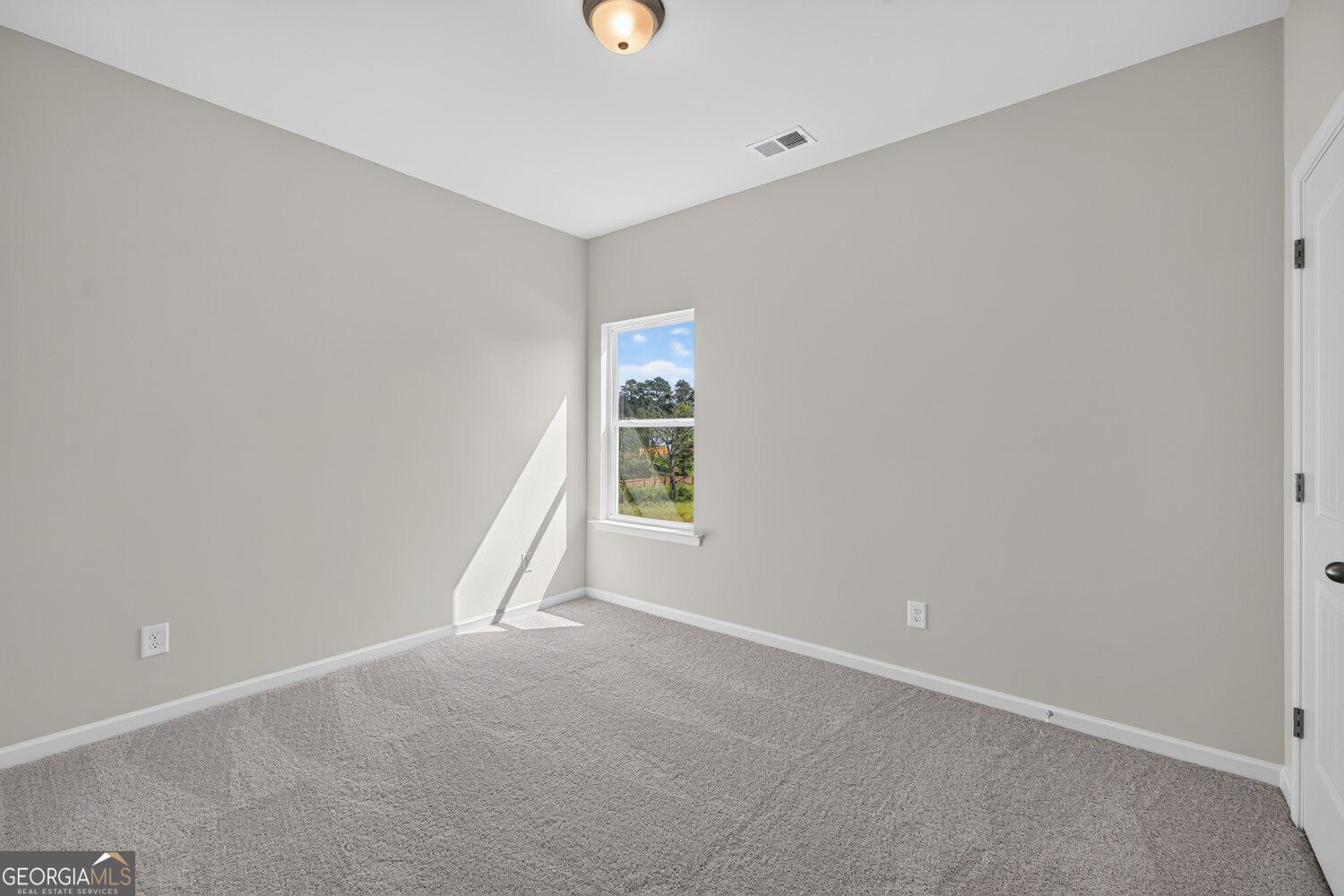 139 Shire Loop Property Photo 7