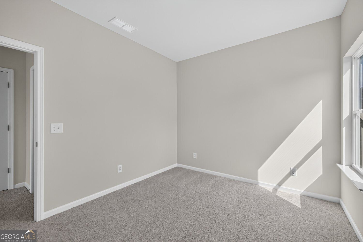 139 Shire Loop Property Photo 8