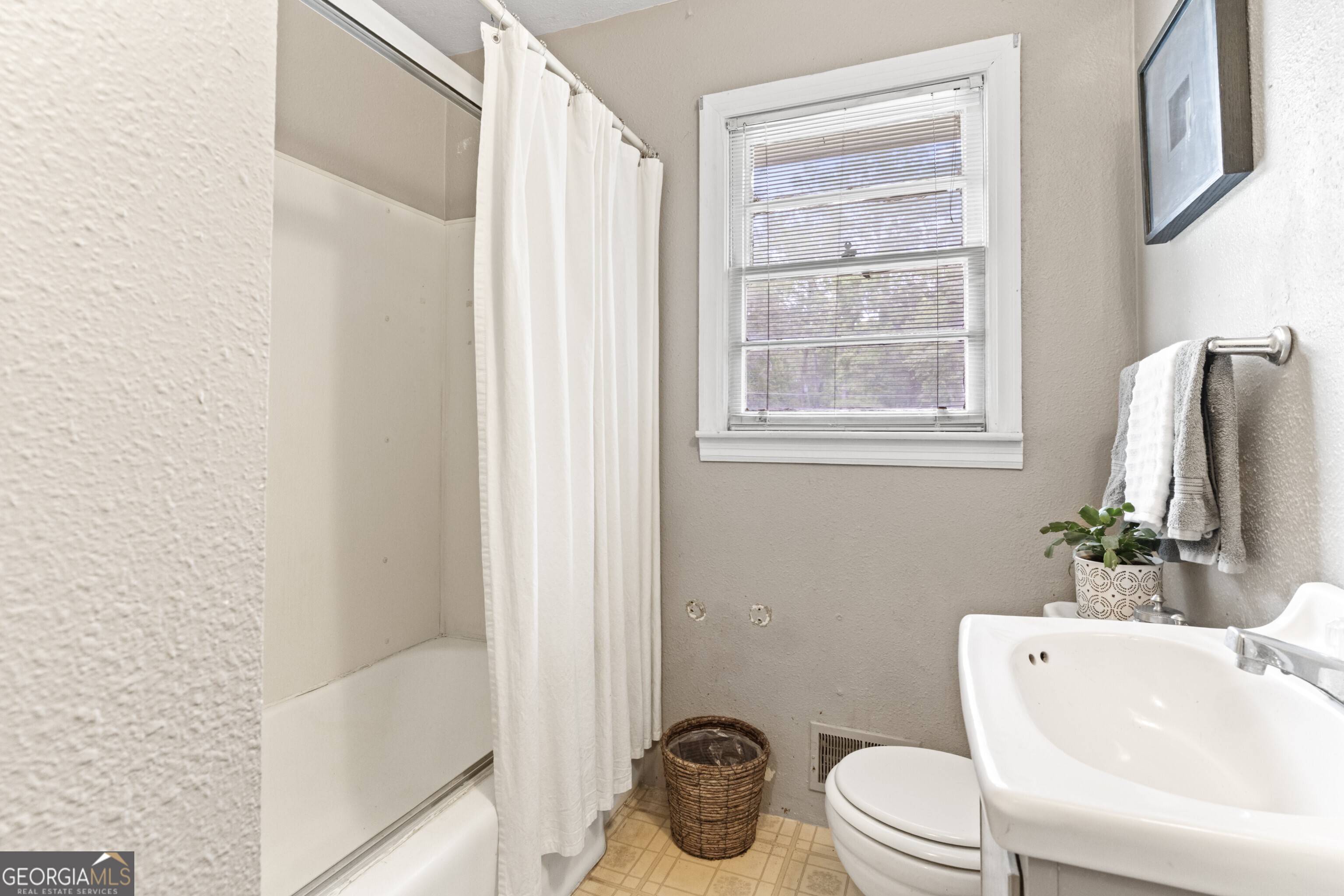 1478 Spruce Drive Se Property Photo 11
