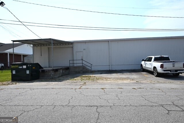 435 S Main Street Property Photo 18