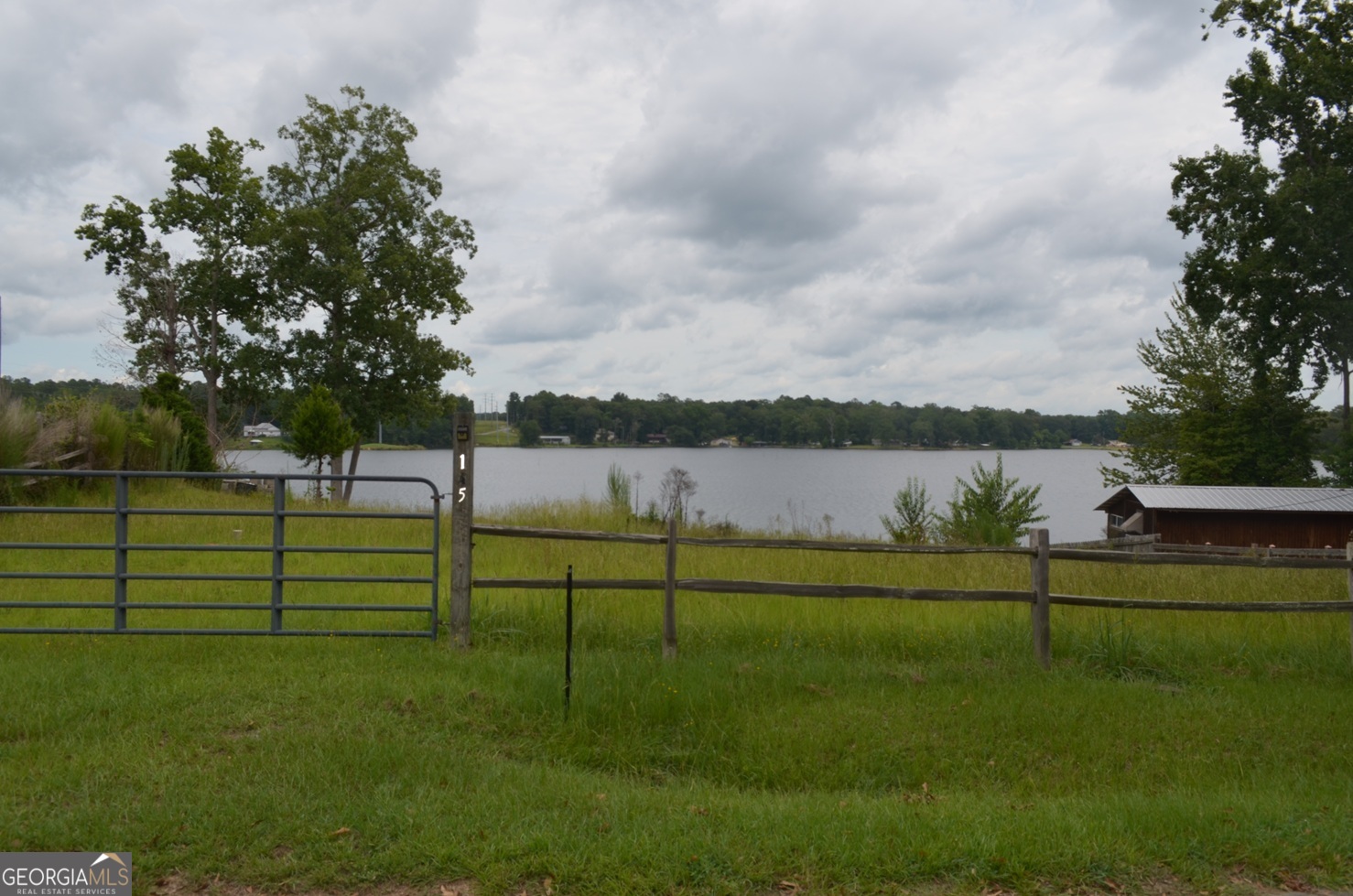 145 Lakeview Drive S Property Photo 1