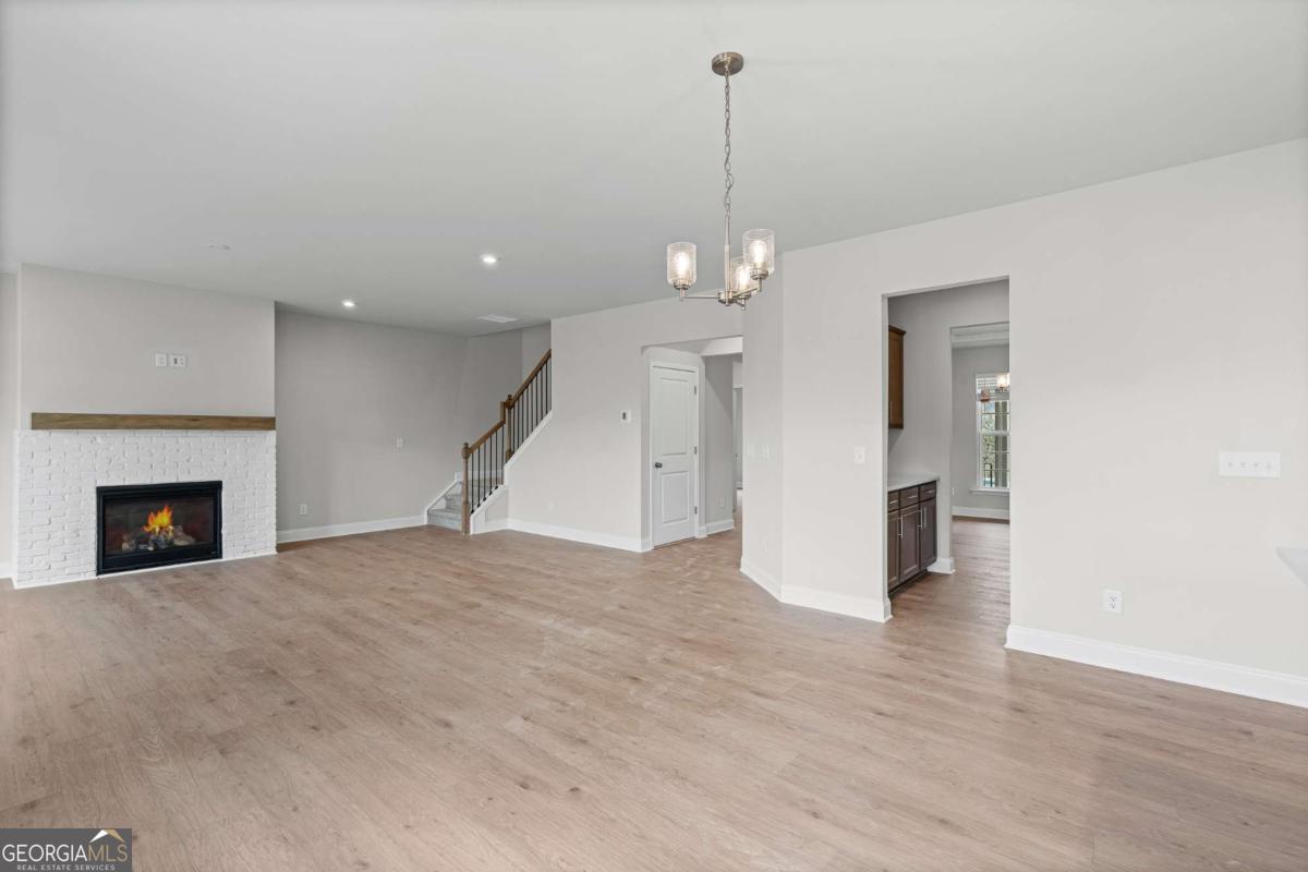 4865 Rosarian Drive Property Photo 6