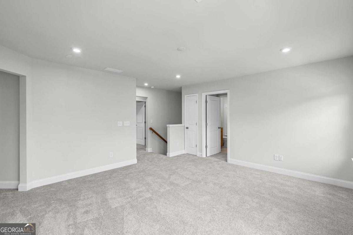 4865 Rosarian Drive Property Photo 11