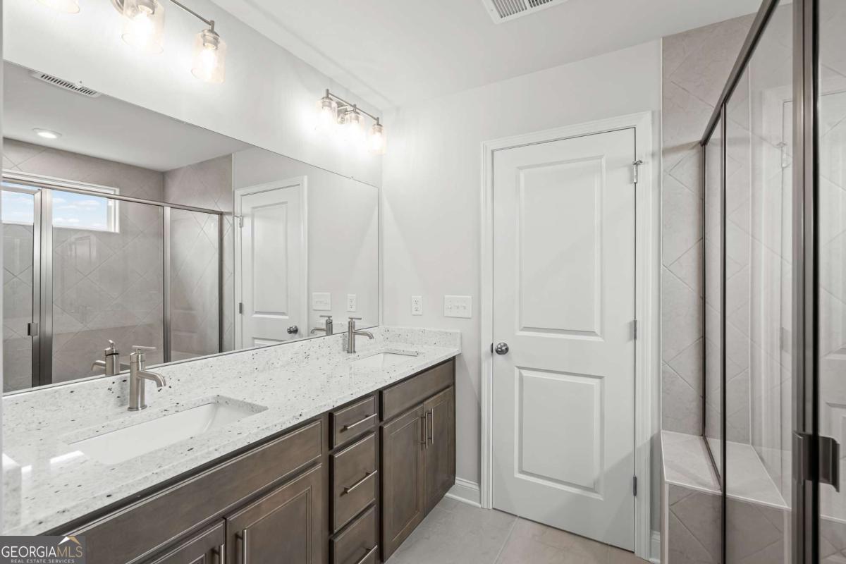 4865 Rosarian Drive Property Photo 15