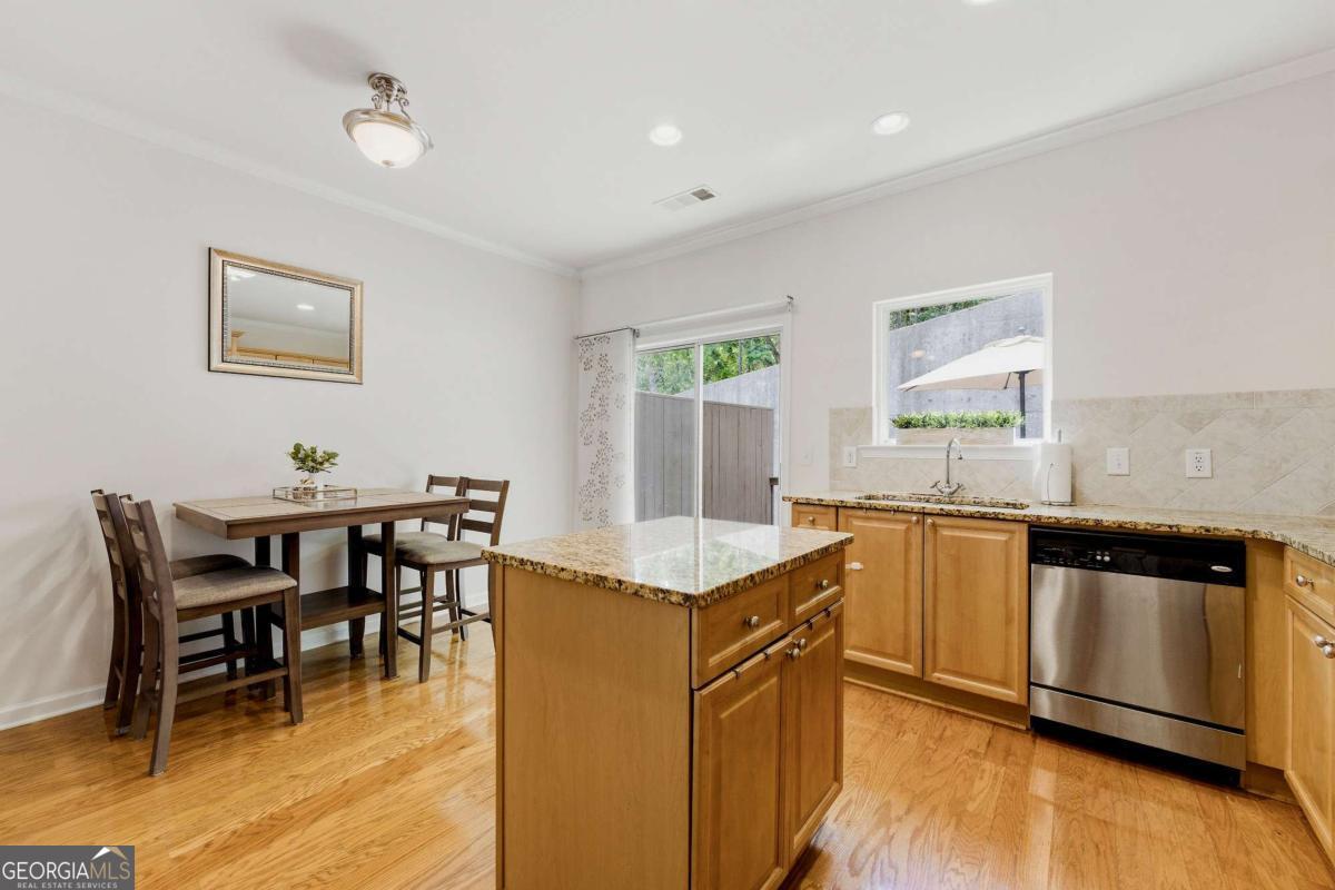1524 Liberty Parkway Nw Property Photo 7