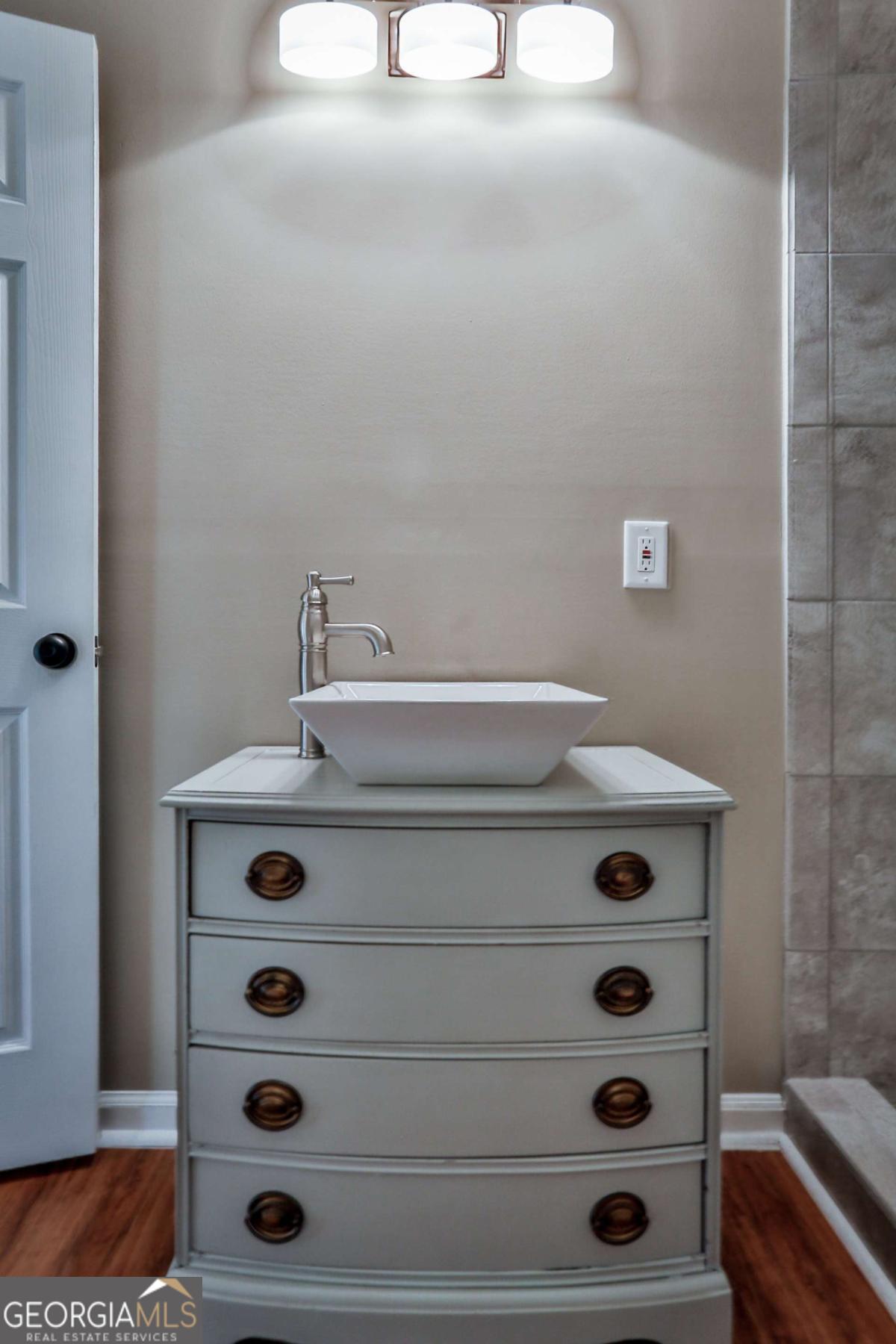 680 North Avenue Property Photo 14