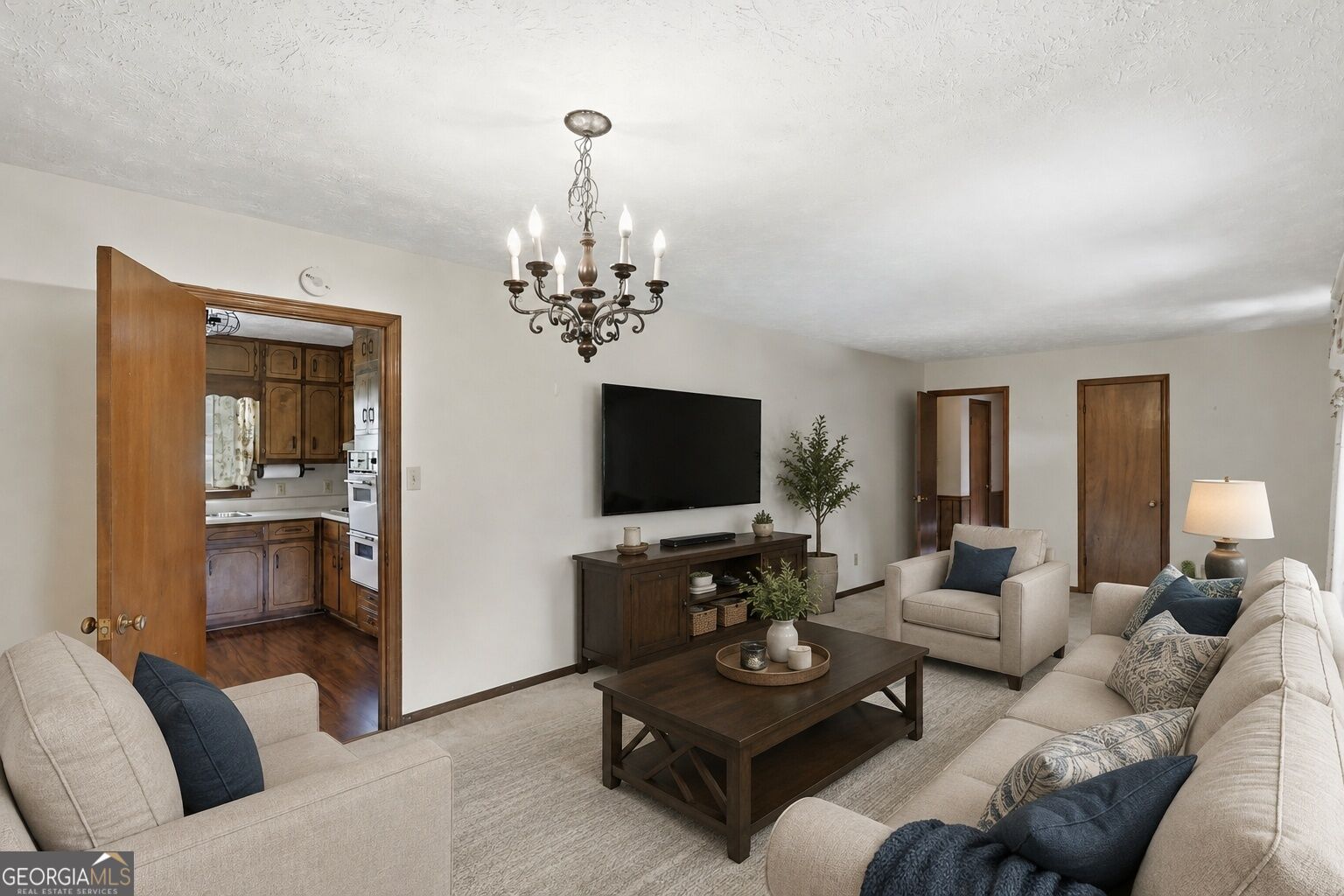 2171 Pinehurst Road Property Photo 3