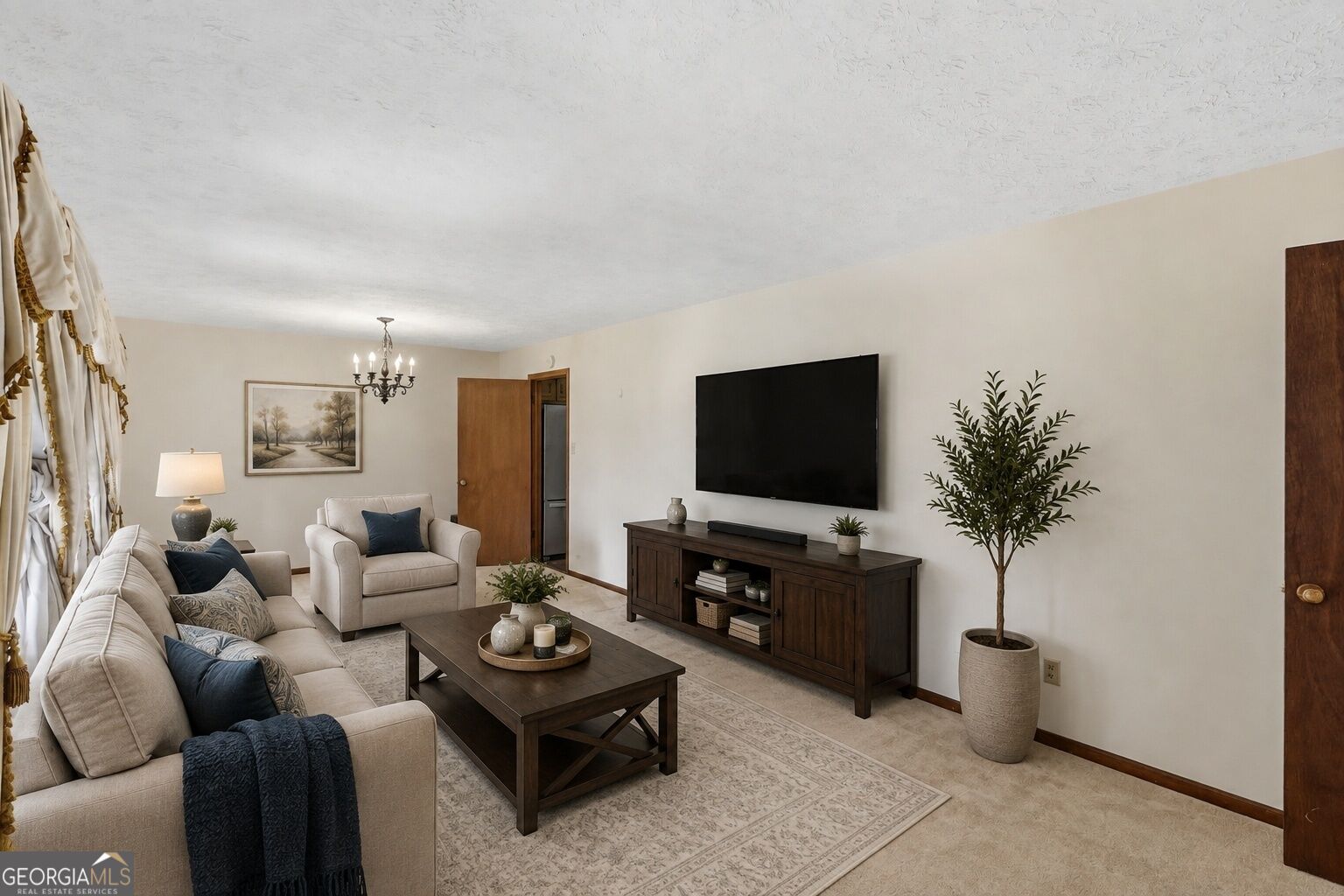 2171 Pinehurst Road Property Photo 4