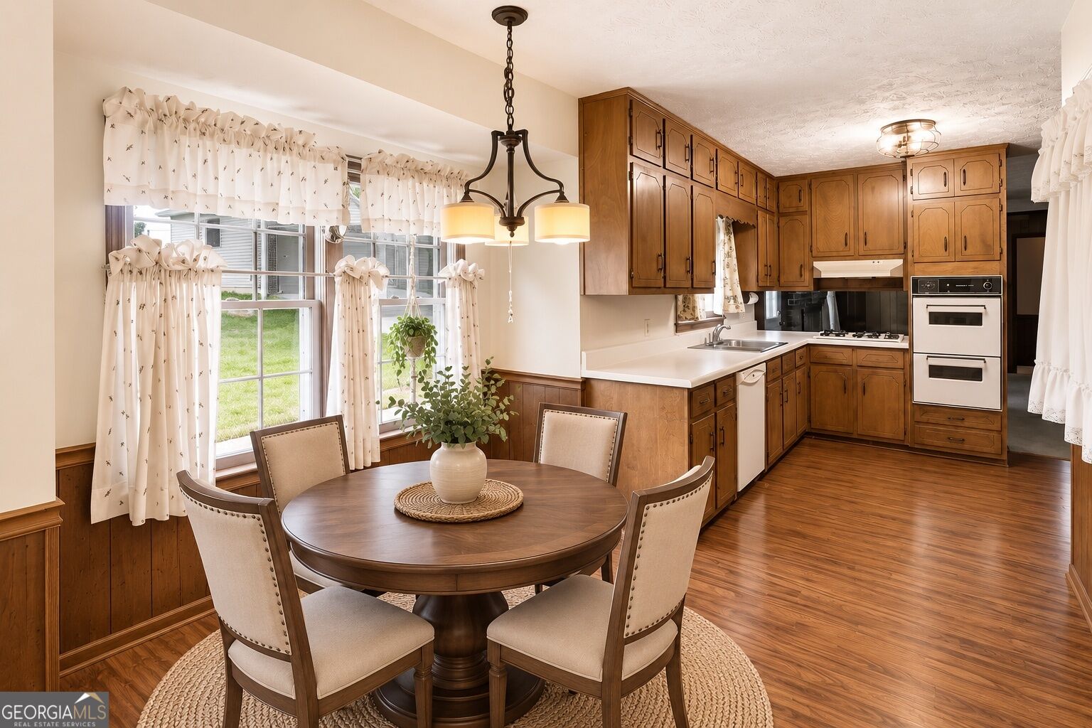 2171 Pinehurst Road Property Photo 5