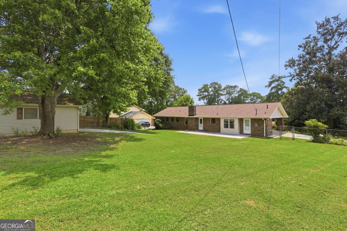 2171 Pinehurst Road Property Photo 7