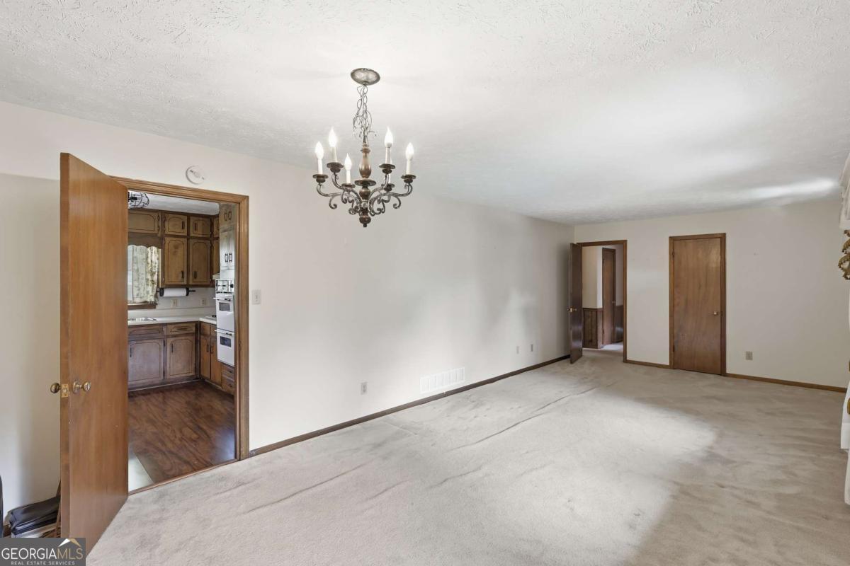 2171 Pinehurst Road Property Photo 8