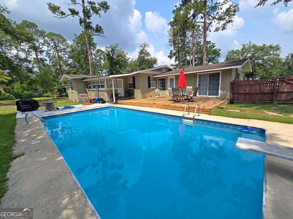 601 Azalea Circle Property Photo 1