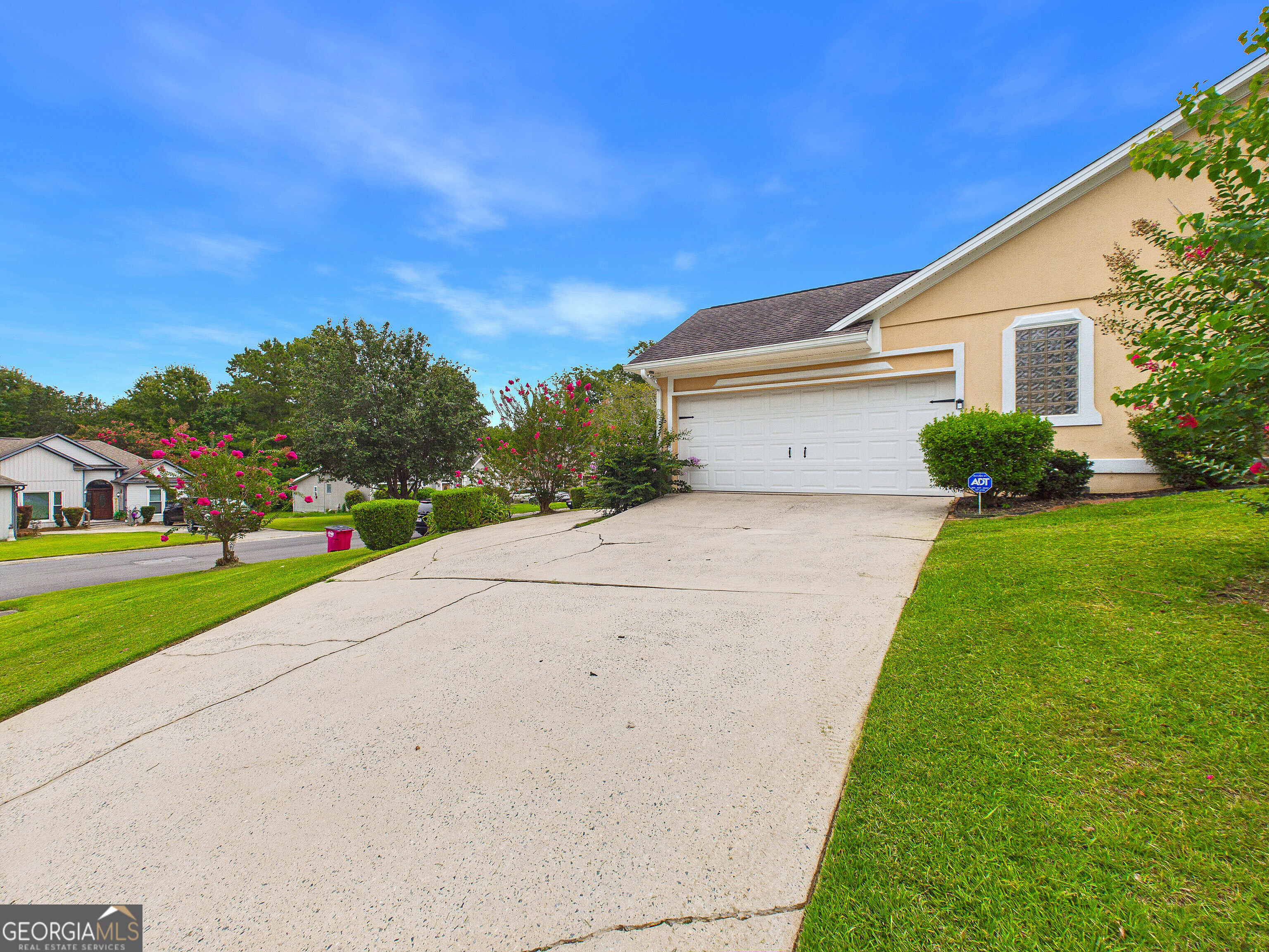 200 Autumn Trace Court Property Photo 3