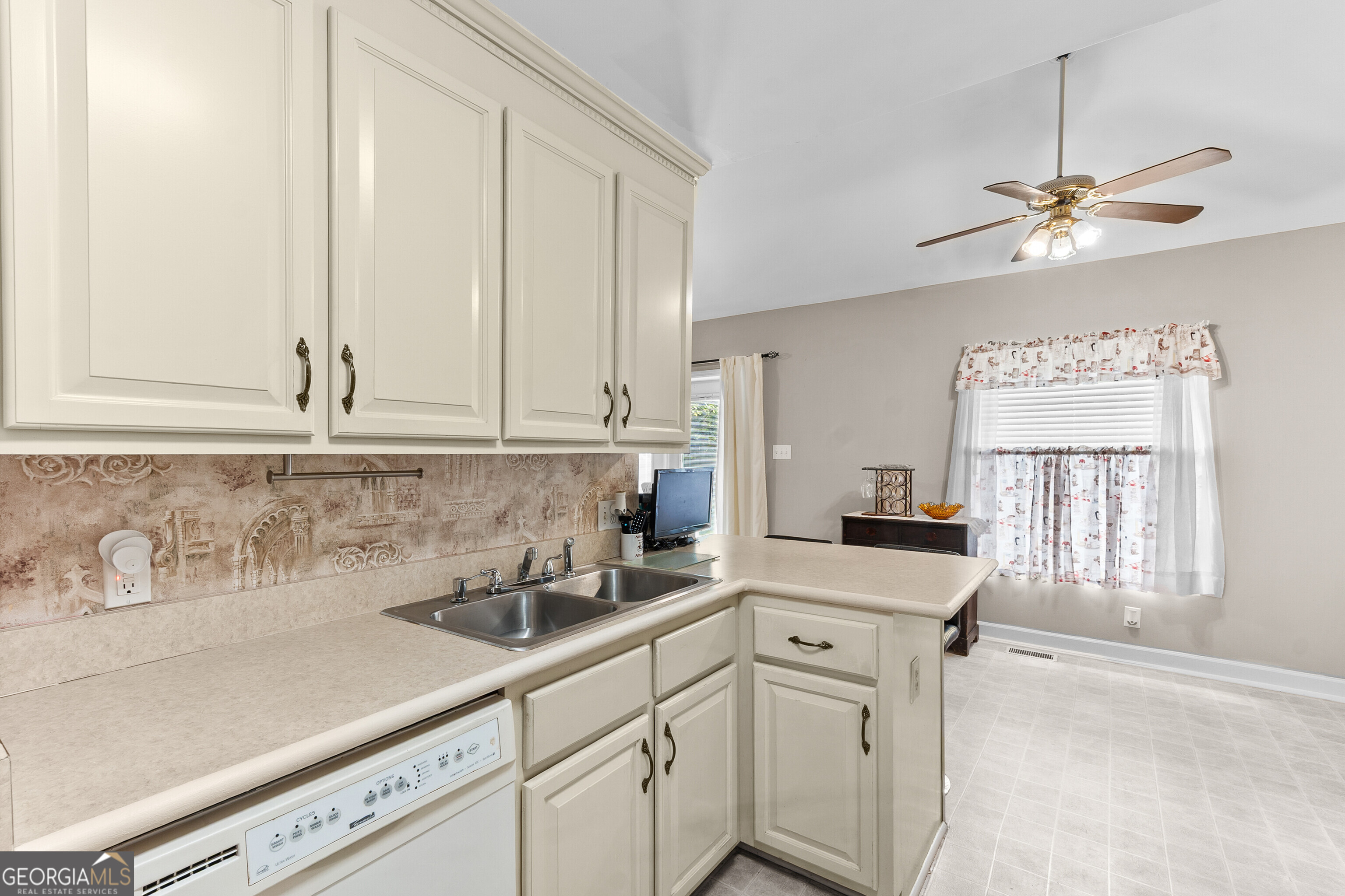 200 Autumn Trace Court Property Photo 13