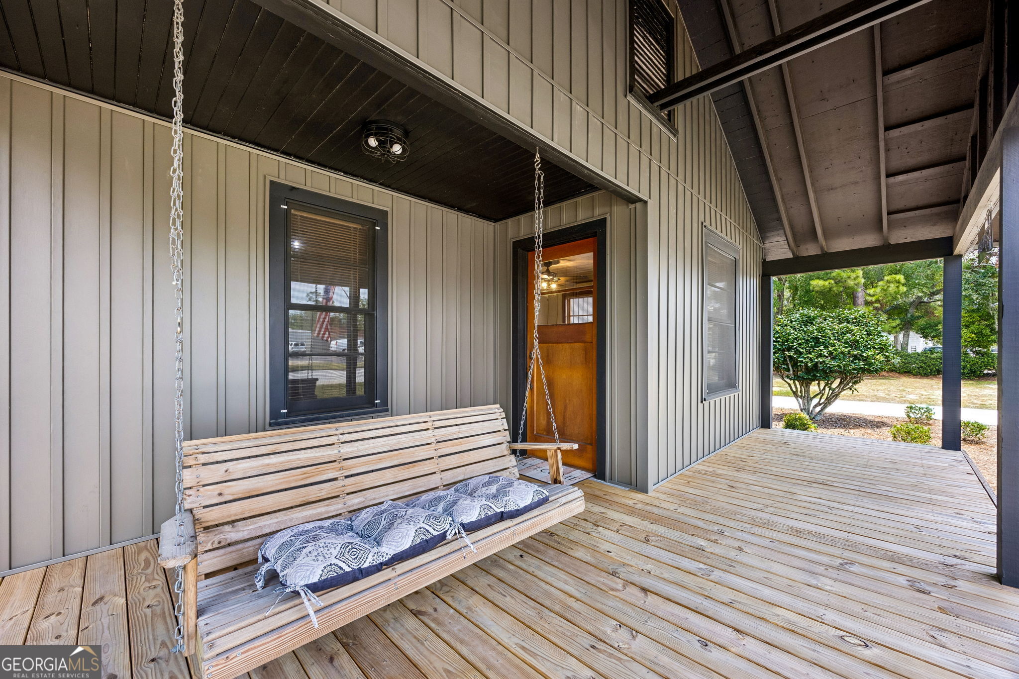 283 First Street Property Photo 6