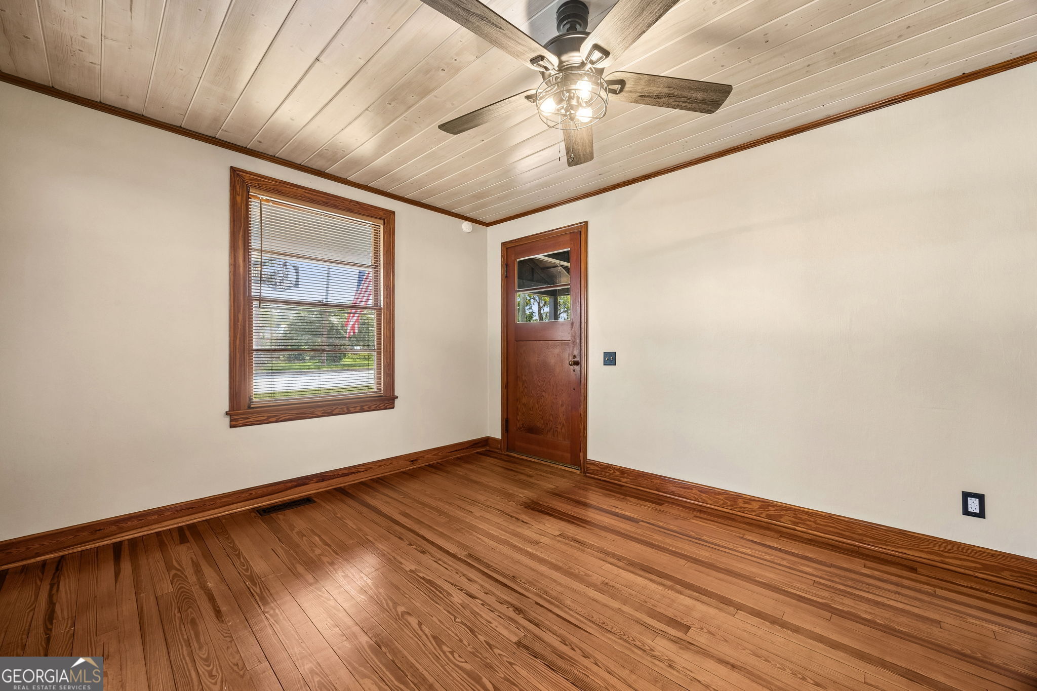 283 First Street Property Photo 12