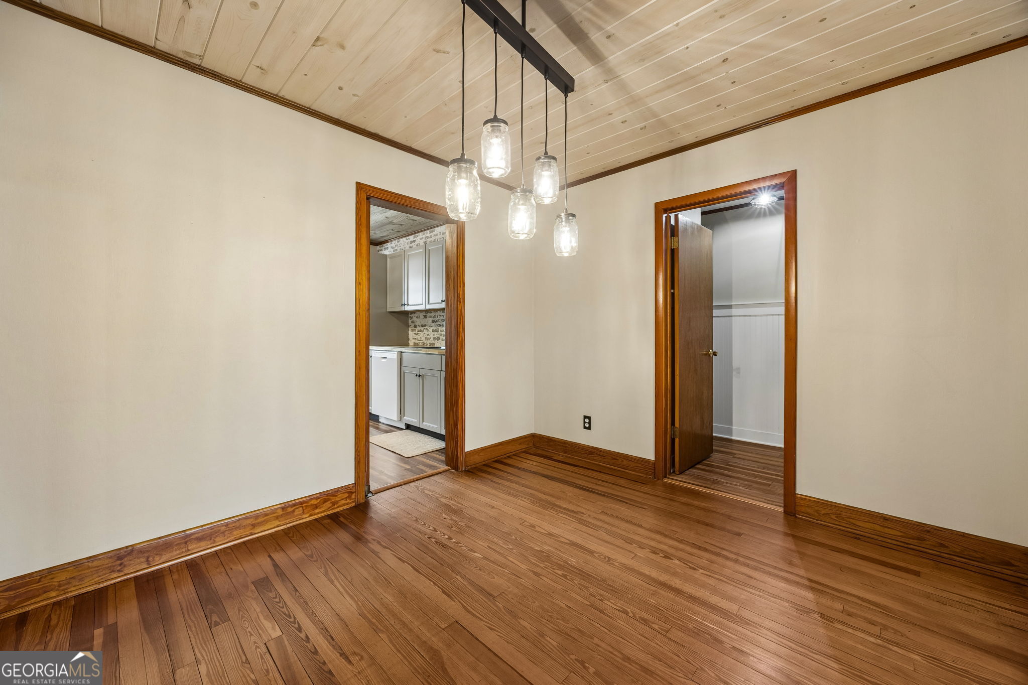 283 First Street Property Photo 18