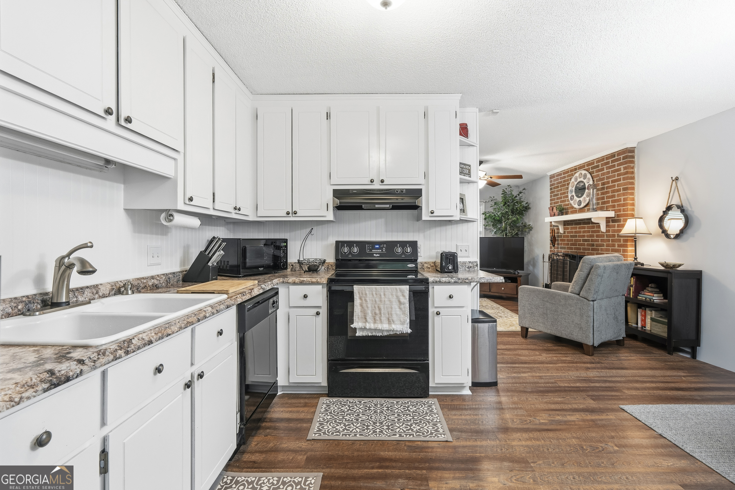 2323 Unaliyi Trail Property Photo 19