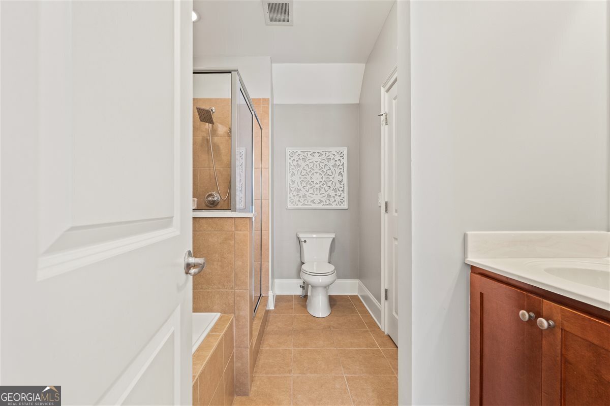 2704 Wander Lane Property Photo 15