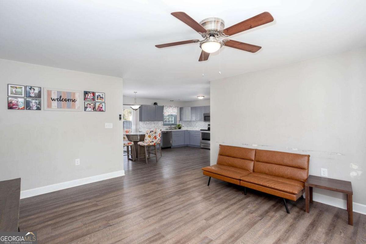 6 Pollock Street Sw Property Photo 3