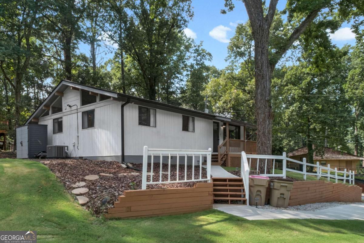 2455 Hawk Creek Trail Property Photo 2