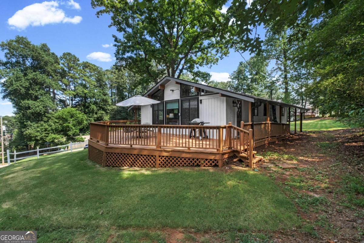 2455 Hawk Creek Trail Property Photo 4