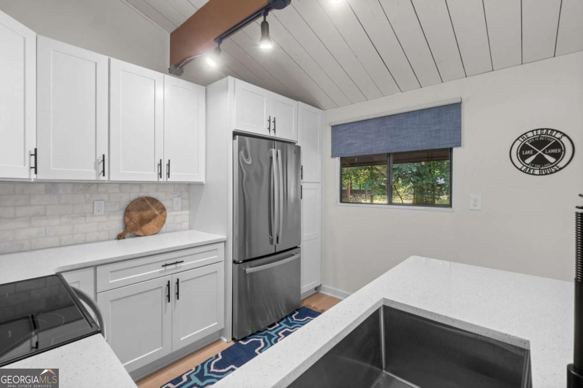 2455 Hawk Creek Trail Property Photo 15