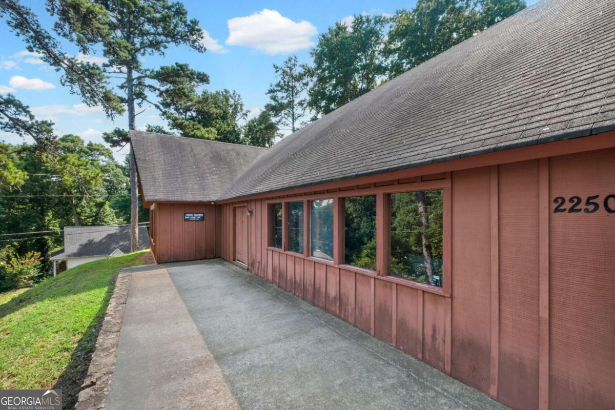 2455 Hawk Creek Trail Property Photo 33