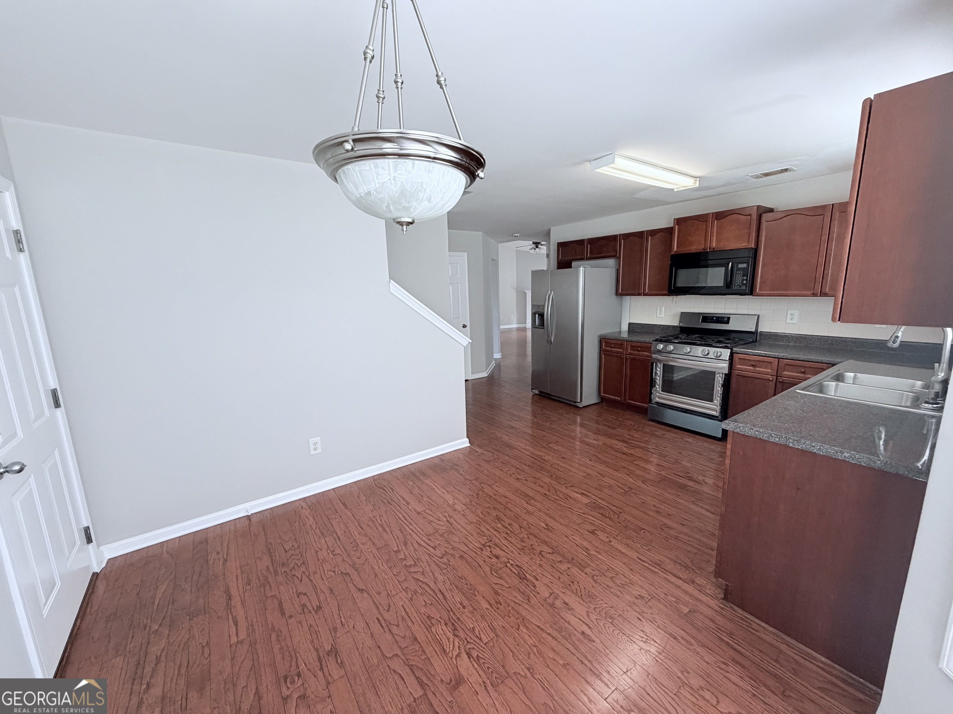 3816 Landing Terrace Property Photo 10