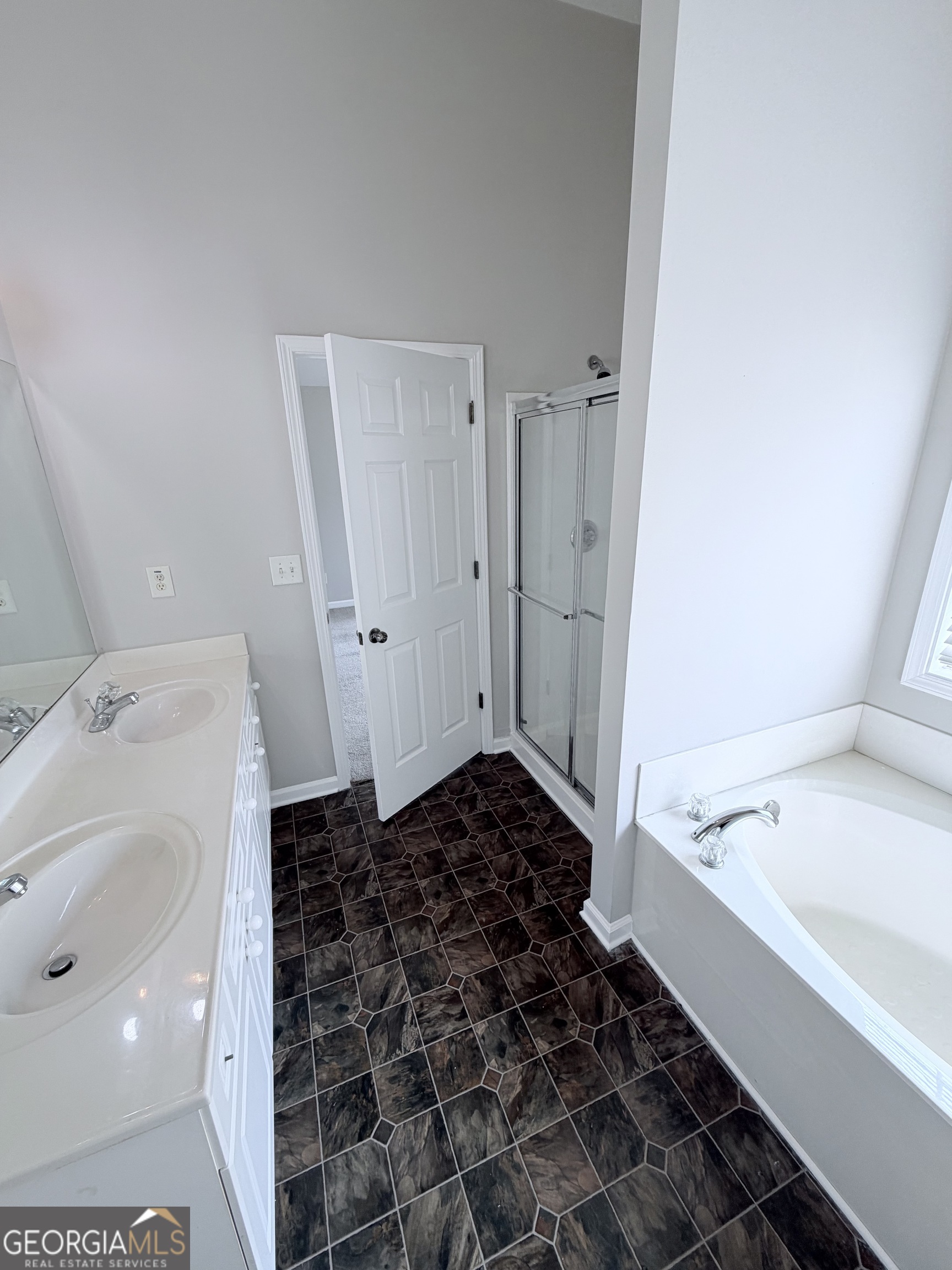 3816 Landing Terrace Property Photo 15